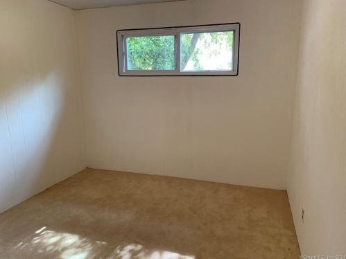 156 Green Manor Rd, Manchester CT  06042-3361 exterior