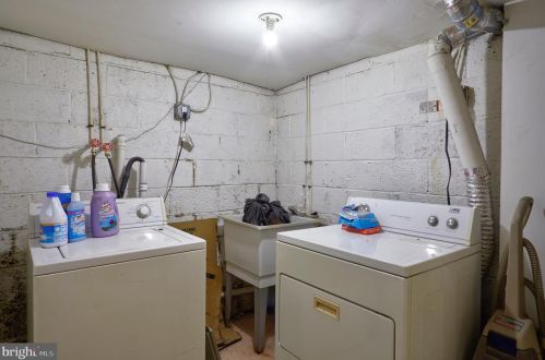 6833 Lee Ave, Camden NJ  08110-6122 exterior