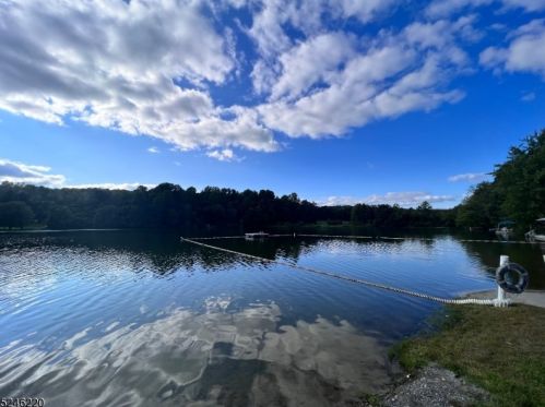 15 Glen Dr, Wantage NJ  07461-4801 exterior