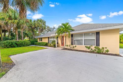 527 Causeway Blvd, Vero Beach, FL 32963-2227