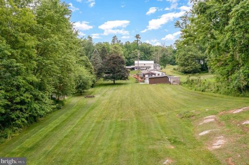 212 Stonehouse Rd, Carlisle PA  17015-9429 exterior