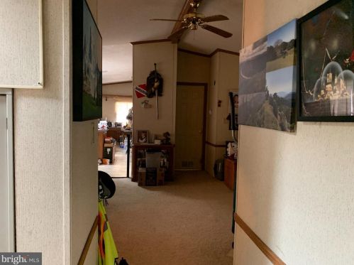 1002 Redwood Dr, Breinigsville PA  18031-1627 exterior