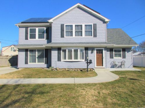 574 Arrandale Rd, Bethpage, NY 11714-3804