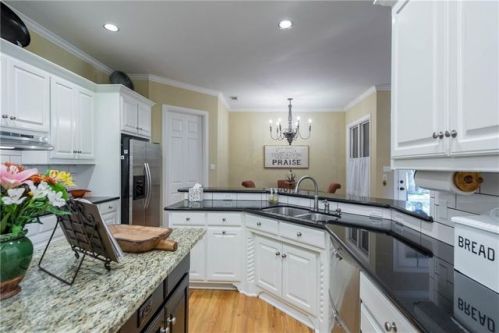2107 Castle View Rd, Midlothian, TX 76063-5333