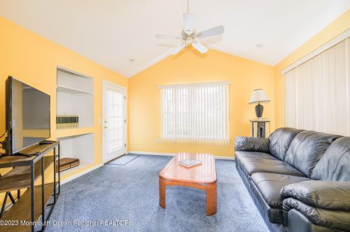 21 Pine Hollow Ln, Lakewood NJ  08701-5714 exterior