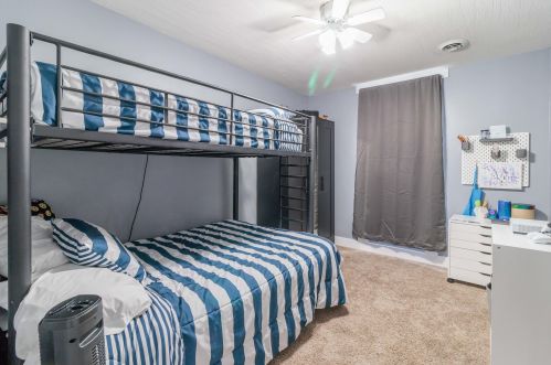 115 High St, Hebron OH  43025-9038 exterior