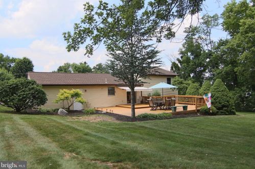 916 Susan Cir, West Enola PA  17025-1830 exterior