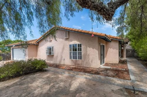 1625 Tarakim Ln, Vista, CA 92081-7542