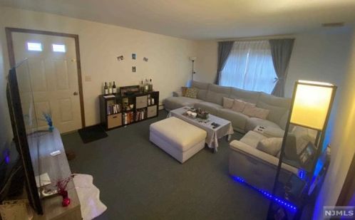 208 Falmouth Ave, Elmwood Park NJ  07407-2313 exterior