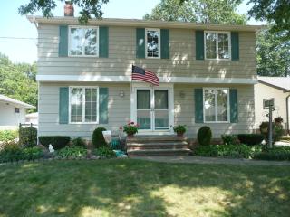 839 Elmwood Ave, Willowick, OH 44092-2115
