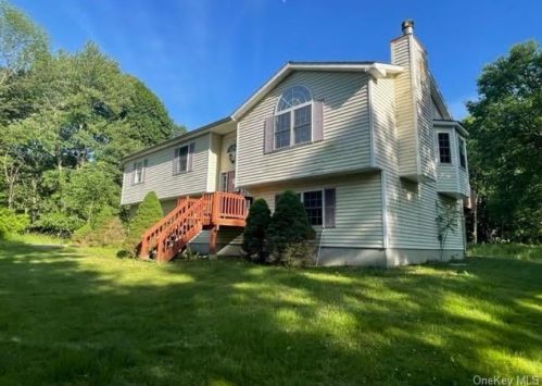 395 Mullock Rd, Middletown, NY 10940-7157