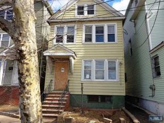 737 Park St, Elizabeth, NJ 07201-2819
