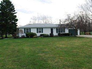 10205 Hardpan Rd, Angola, NY 14006-8910