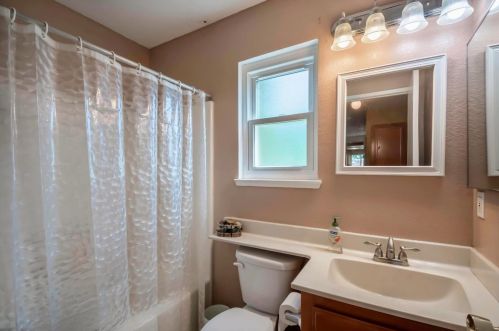 2130 Creek Ct, Newman CA  95360-1445 exterior