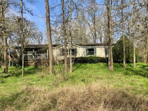 3038 Lazy River Dr, Sealy, TX 77474-9562