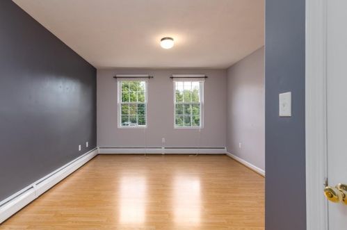 329 Commonwealth Ave, Warwick RI  02886-2756 exterior