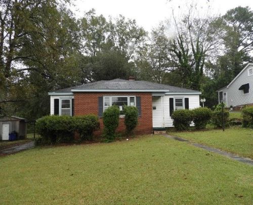 2507 Old Snow Hill Rd, Kinston, NC 28501-1741