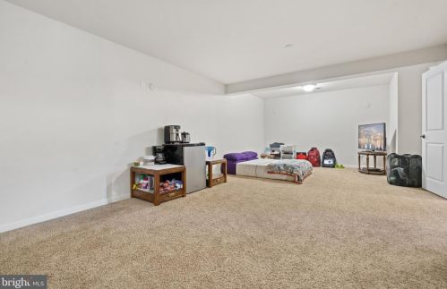 32 Black Forest Ln, Lovettsville VA  20180-8506 exterior