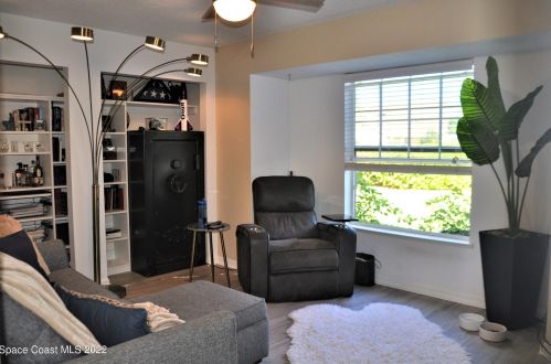 523 6th St, Vero Beach FL  32962-1687 exterior