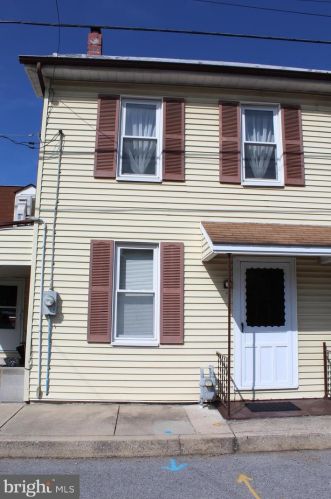 39 Allison St, Upton, PA 17225-1203