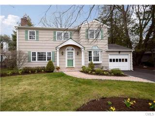 21 Outlook Dr, Tokeneke, CT 06820-5617