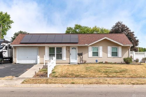 18 Stratmore St, New Carlisle, OH 45344-2931