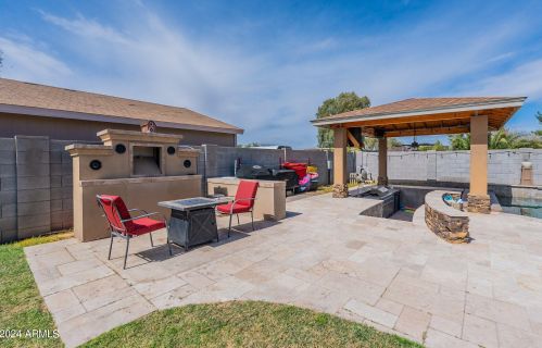 5752 Monte Cristo Ave, Glendale AZ 85306-2230 exterior