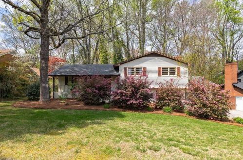 207 Green Valley Rd, Greensboro, NC 27403-1417