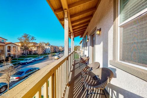 3120 Lisbon Ln, Oxnard CA 93036-7623 exterior