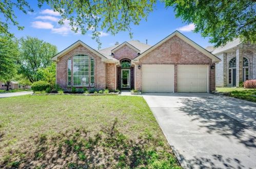 4820 Misty Ridge Dr, Fort Worth, TX 76137-1583