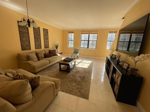 663 Hibiscus St, West Palm Beach, FL 33401-6019
