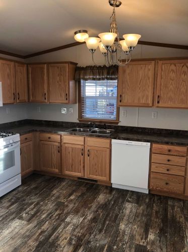 40 Brookwood Dr, Salem NH  03079-3017 exterior