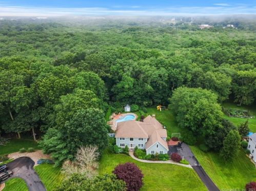 60 Pepperbox Rd, Waterford, CT 06385-3512