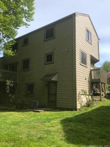 33 Happy Hollow Cir, Stratford, CT 06614-8417