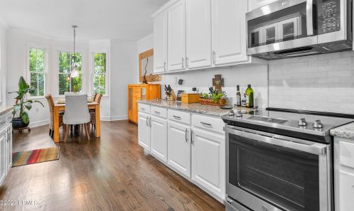 121 Bartram Dr, Beaufort SC  29902-5700 exterior