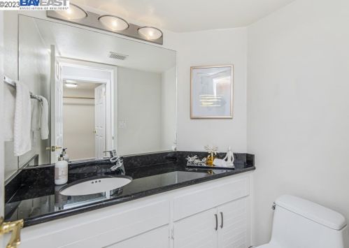 7336 Las Palmas Way, Pleasanton CA  94568-2775 exterior
