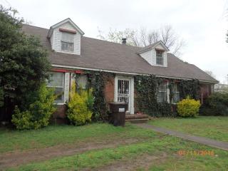 302 Elm St, Harrisburg, AR 72432-1216