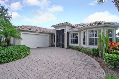 3843 Recreation Ln, Naples, FL 34116-7332