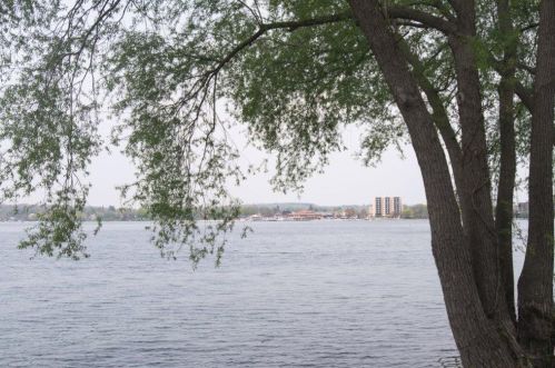 835 Lake Shore Dr, Lake Geneva, WI 53147-9586