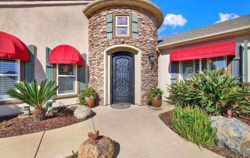 30419 Canyon Estates Rd, Vista, CA 92084-1046