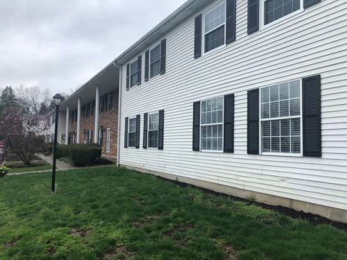 1463 Munroe Falls Ave, Cuyahoga Falls, OH 44221-3673