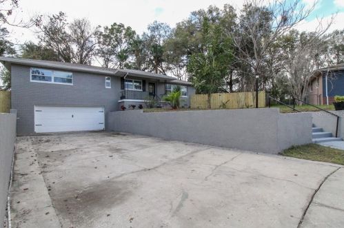 300 Hickory Ct, Apopka, FL 32712-3602