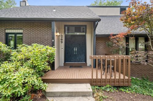 249 Trotwood Dr, Pittsburgh, PA 15241-2244