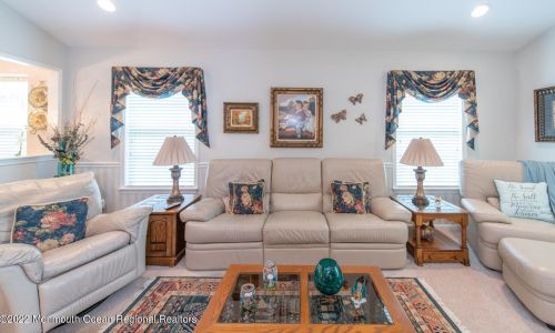 21 Oakmont Rd, Lakewood NJ  08701-5764 exterior