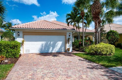 8801 Zurigo Ln, Naples, FL 34114-2721