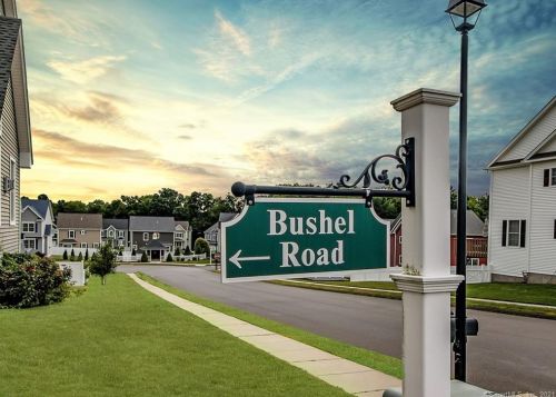 1 Bushel Rd, Plainville, CT 06062-1564