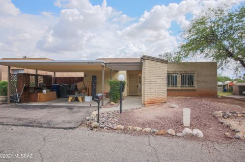 9740 Sunburst Dr, Tucson, AZ 85748-7522