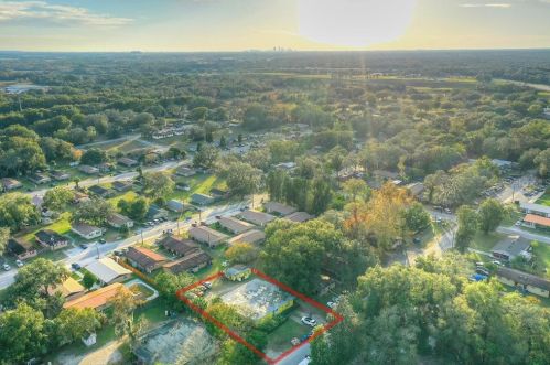 9411 Goldenrod Rd, Thonotosassa, FL 33592-3623