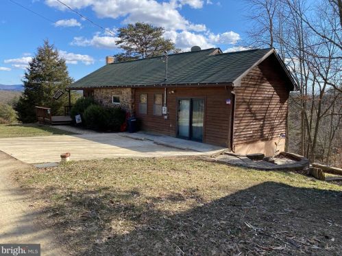 64 Tanager Dr, Purgitsville, WV 26845-8621