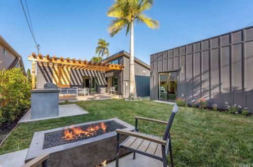 4709 Norwich Ave, Van Nuys CA  91403-2017 exterior